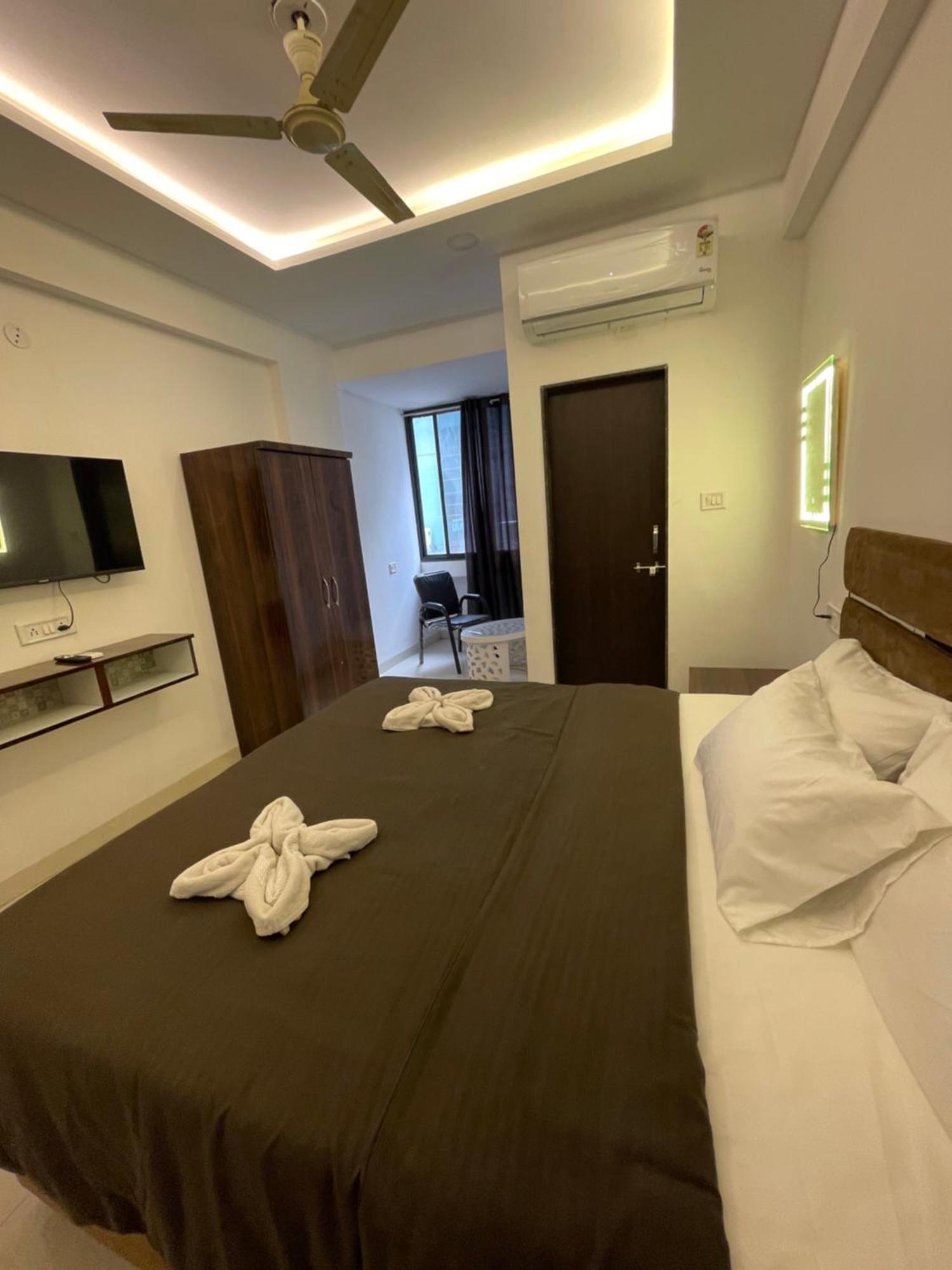 Hotel Kiwi Inn Vijaynagar Scheme 78 インドール エクステリア 写真