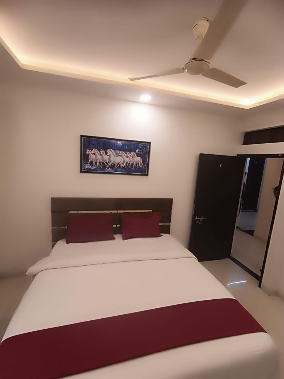 Hotel Kiwi Inn Vijaynagar Scheme 78 インドール エクステリア 写真