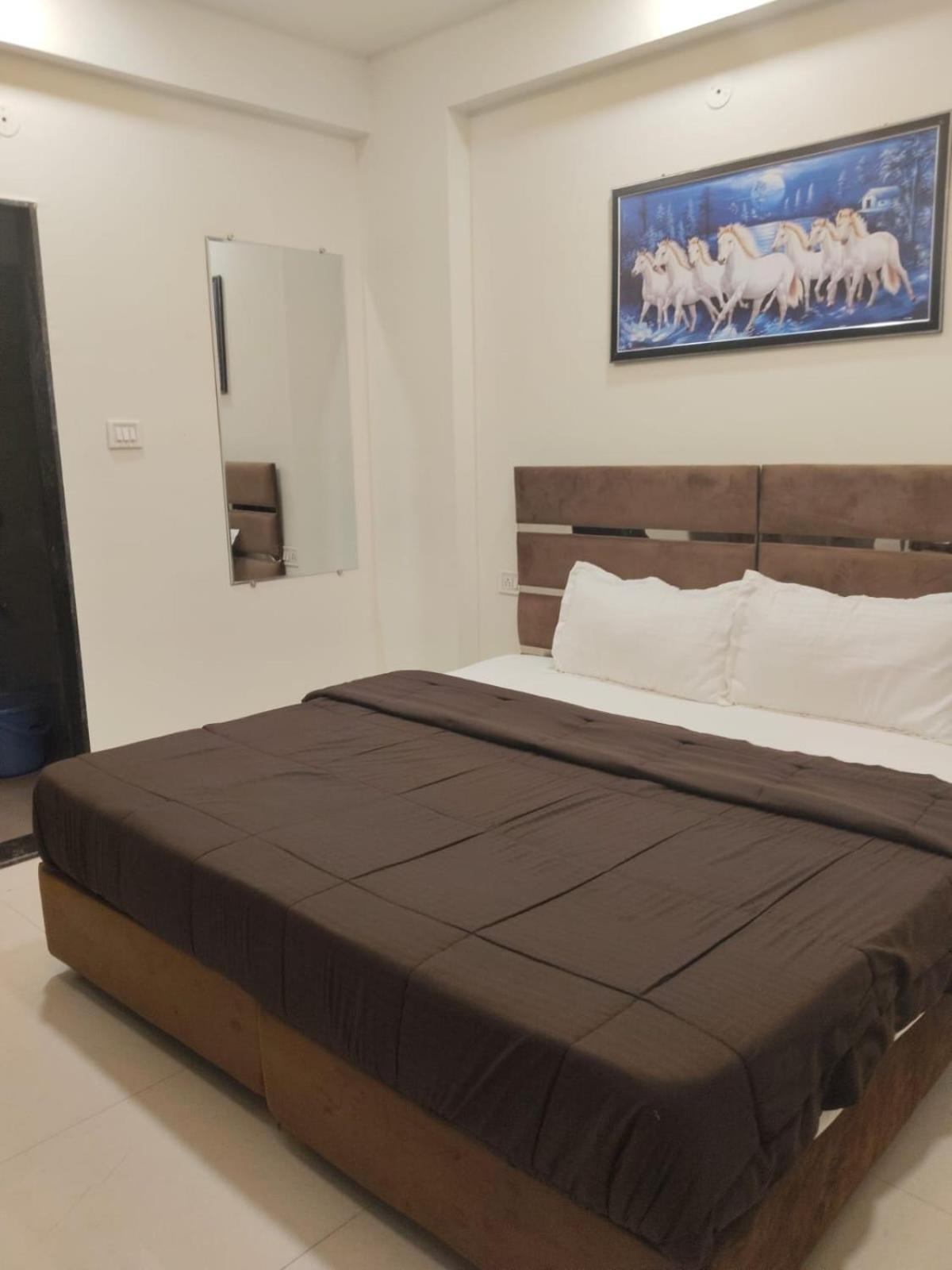 Hotel Kiwi Inn Vijaynagar Scheme 78 インドール エクステリア 写真